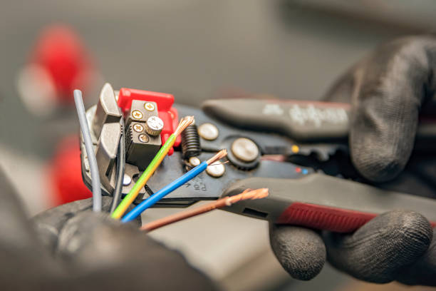 Professional Electrician in AR